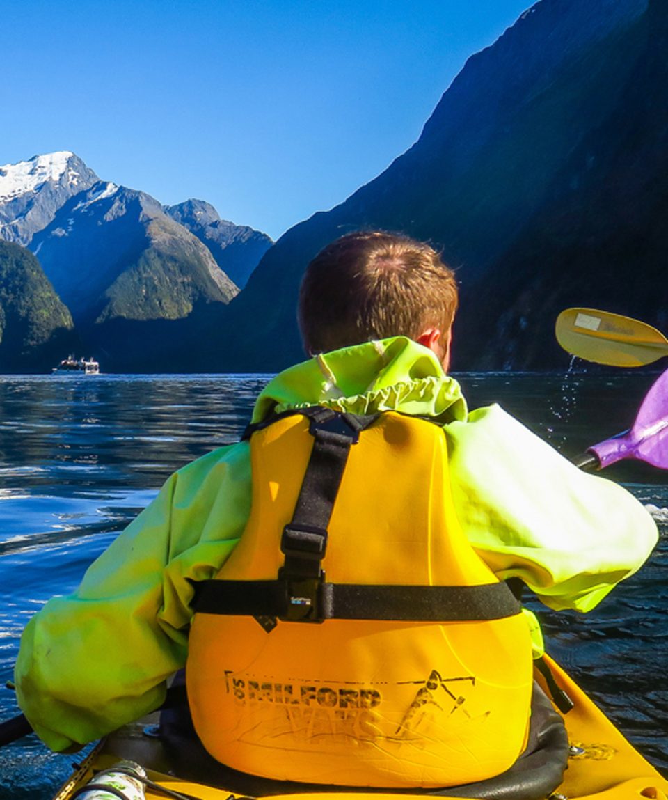 Milford Sound by kayak and boat cruise in New-Zealand